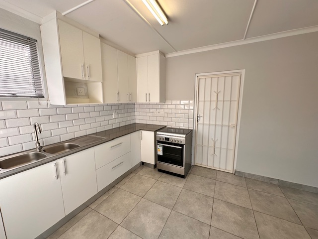 To Let 1 Bedroom Property for Rent in Kidds Beach Eastern Cape